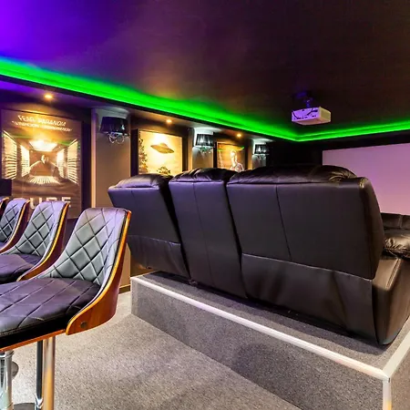 Housecube, Bar , Prywatne Kino, Bilard , Luxus 别墅