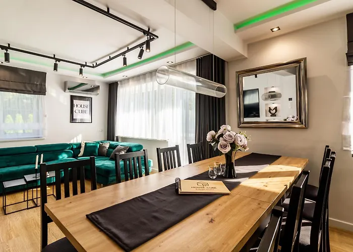 Housecube, Bar , Prywatne Kino, Bilard , Luxus 브로츠와프