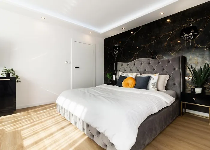 Housecube, Bar , Prywatne Kino, Bilard , Luxus