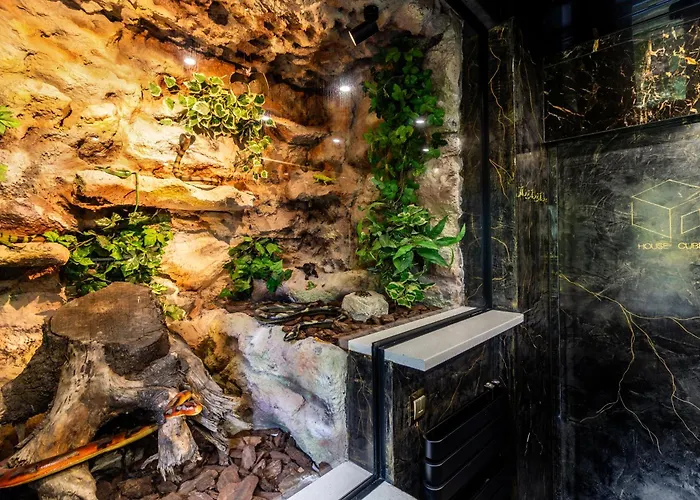 Housecube, Bar , Prywatne Kino, Bilard , Luxus *