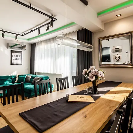 Housecube, Bar , Prywatne Kino, Bilard , Luxus Breslau