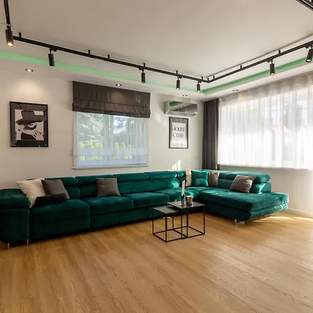 Housecube, Bar , Prywatne Kino, Bilard , Luxus Villa