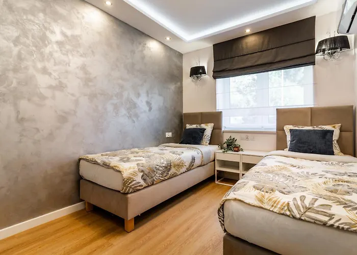 Housecube, Bar , Prywatne Kino, Bilard , Luxus *