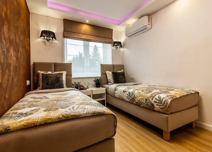 Housecube, Bar , Prywatne Kino, Bilard , Luxus